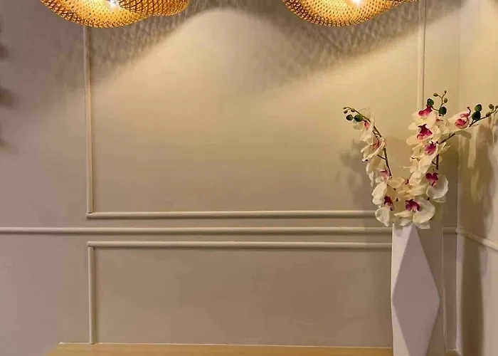Stylist Hideaway In D Heart Of Moa